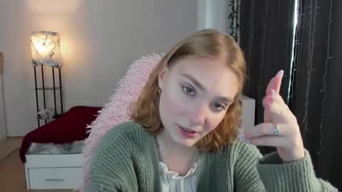 Snapshot of betty_witchy chatting on September 2025 02:23:01 AM Dory make me happier online show from September 2025 02:23:01 AM