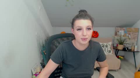 bettyjamess online show from October 2025 09:49:01 PM