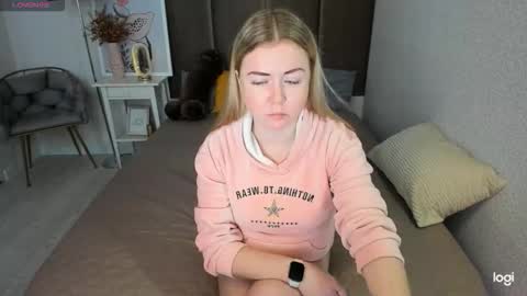 Mila Sweet online show from November 2025 05:12:03 AM