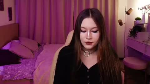 Snapshot of bety_white chatting on June 2026 07:43:02 AM Katie online show from June 2026 07:43:02 AM