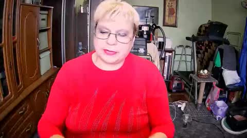 BeverlyQCynia online show from October 2025 11:00:02 AM