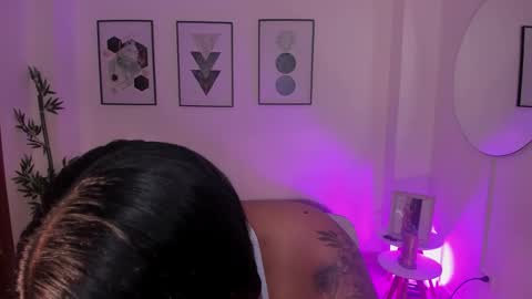 beverlyy johnson online show from November 2025 02:21:01 AM