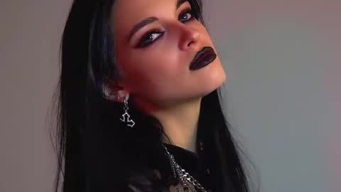 Beverly online show from November 2025 06:19:02 PM