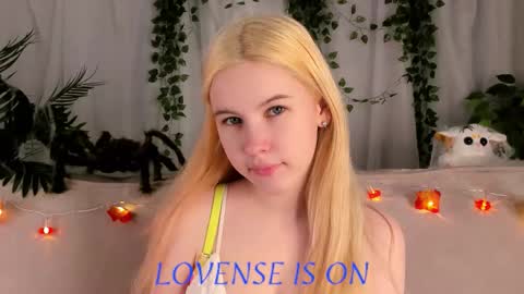 Snapshot of bezuya chatting on October 2025 01:06:01 AM Eliz online show from October 2025 01:06:01 AM