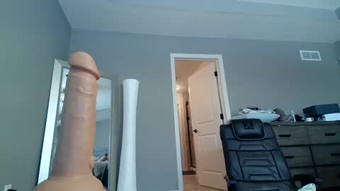 Snapshot of bi_sexualmilf chatting on December 2024 04:10:02 PM Bi sexualmilf Fansly online show from December 2024 04:10:02 PM