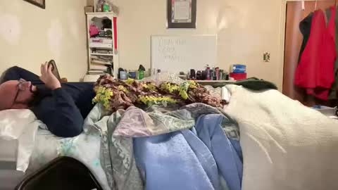 Mr. Muscle Monster online show from December 2025 01:33:02 AM