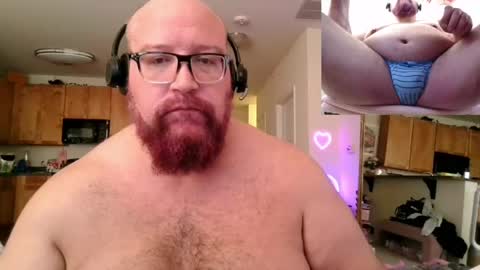 Snapshot of bigbear4cuddles chatting on April 2026 11:18:01 PM BigBear4Cuddles online show from April 2026 11:18:01 PM