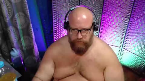 Snapshot of bigbear4cuddles chatting on June 2026 01:30:01 AM BigBear4Cuddles online show from June 2026 01:30:01 AM