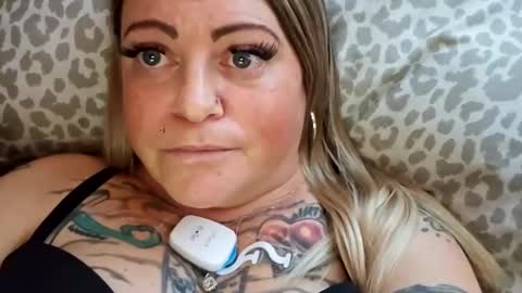 Snapshot of bigblueeyesmomma chatting on January 2025 11:50:01 PM Tiffany online show from January 2025 11:50:01 PM