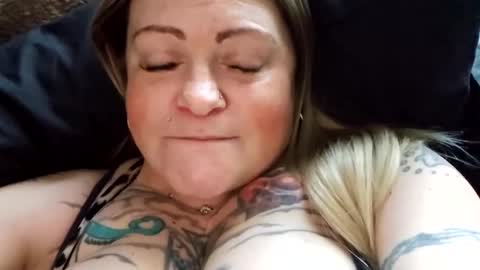 Snapshot of bigblueeyesmomma chatting on March 2025 12:21:01 AM Tiffany online show from March 2025 12:21:01 AM