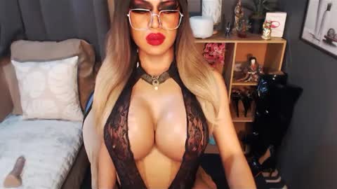 Snapshot of bigbomblhoraine chatting on February 2025 08:36:01 PM Loraine Cruz online show from February 2025 08:36:01 PM