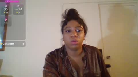 Snapshot of bigboobs_bouncin chatting on December 2024 08:38:01 PM Ashley online show from December 2024 08:38:01 PM