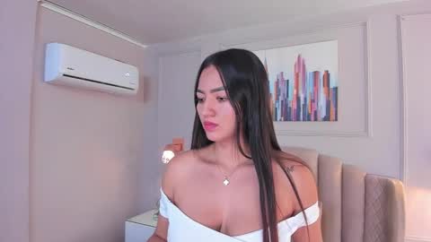 Snapshot of bigboobsnaughty1 chatting on February 2025 05:06:01 PM online show from February 2025 05:06:01 PM