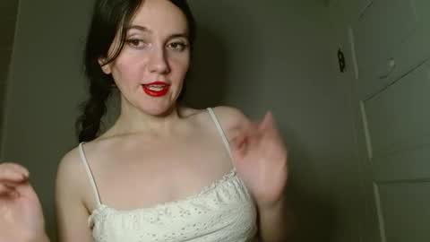 Isabella online show from December 2025 09:50:02 AM