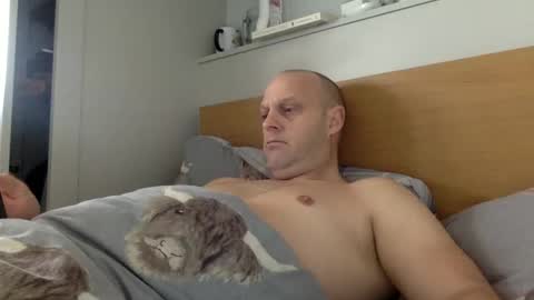 Snapshot of bigbumlover2377 chatting on March 2025 09:18:02 AM bigbumlover2377 online show from March 2025 09:18:02 AM