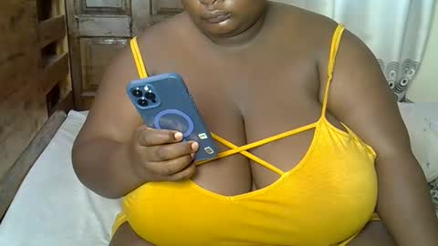 Snapshot of bigchocotities chatting on February 2025 04:03:01 AM bigchocotities online show from February 2025 04:03:01 AM