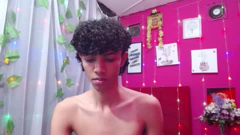 Snapshot of bigcock_sexys chatting on February 2026 05:19:02 AM bigcock_sexys online show from February 2026 05:19:02 AM