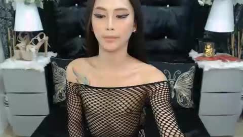 HOLLY online show from February 2026 10:09:01 PM