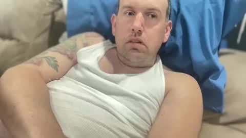 bigcocksuckingslut online show from April 2026 05:00:01 PM