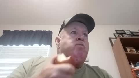 Snapshot of bigeoo76 chatting on May 2026 07:04:01 PM bigeoo76 online show from May 2026 07:04:01 PM