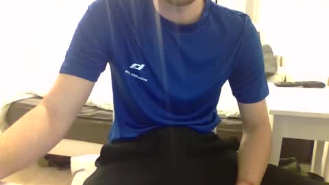 Snapshot of biggbaguette1 chatting on December 2025 04:58:01 PM biggbaguette1 online show from December 2025 04:58:01 PM