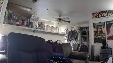 biggerisbetter21 online show from February 2025 04:41:02 PM