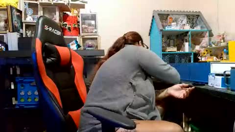 the Mini mami online show from November 2025 10:59:01 AM