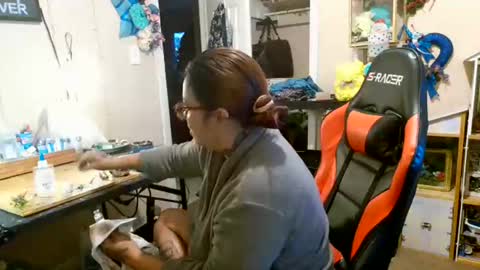 the Mini mami online show from December 2025 12:10:01 PM