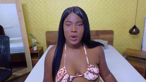 Snapshot of bigroundbooty_ chatting on February 2026 07:42:02 PM bigroundbooty_ online show from February 2026 07:42:02 PM