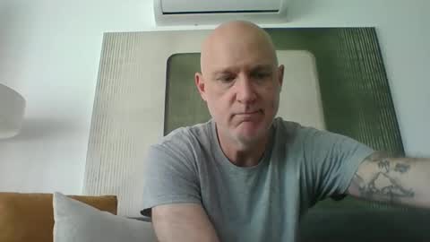 Casey online show from November 2025 01:00:01 PM