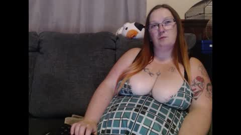 Snapshot of bigtitsgirl9991 chatting on October 2025 05:37:01 AM Kim online show from October 2025 05:37:01 AM