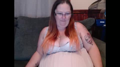 Snapshot of bigtitsgirl9991 chatting on October 2025 01:28:01 AM Kim online show from October 2025 01:28:01 AM
