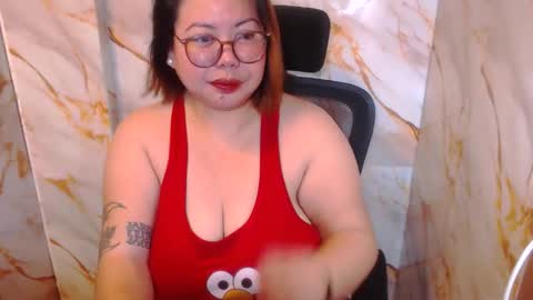 Snapshot of bigtitshotmom chatting on May 2026 08:52:02 AM MARJ online show from May 2026 08:52:02 AM