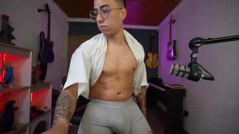 bigxboy96 online show from October 2025 06:08:01 PM