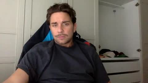 bikdig1 online show from December 2024 01:00:02 PM