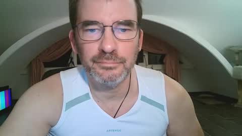 bikertom1988 online show from December 2024 09:44:01 PM