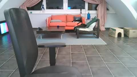 bikertom1988 online show from December 2024 05:51:01 PM