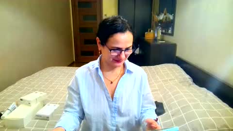 Snapshot of bililay chatting on January 2026 09:18:02 PM DOM NIKA online show from January 2026 09:18:02 PM