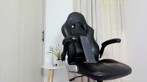 Snapshot of biscuit_oliva_ chatting on March 2026 03:58:01 PM Biscuit oliva online show from March 2026 03:58:01 PM