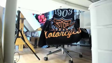 bisexualjay online show from October 2025 12:04:02 PM