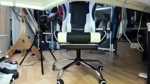 bisexualjay online show from January 2026 12:53:02 PM