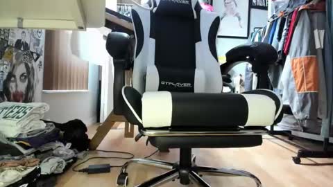 bisexualjay online show from April 2026 12:32:01 PM