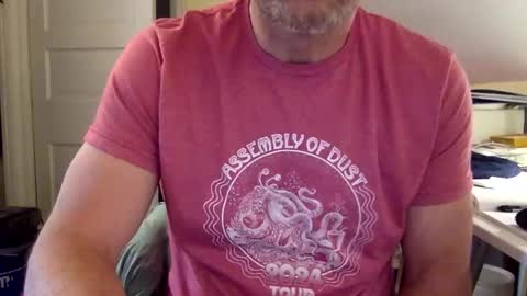 Snapshot of bisonbar chatting on April 2026 03:07:01 PM BisonBar online show from April 2026 03:07:01 PM