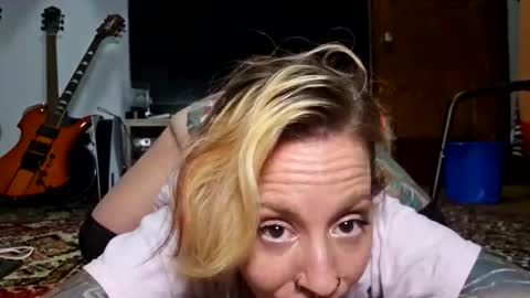 bizzybambino online show from November 2025 03:31:02 AM