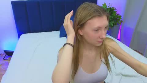 Julia online show from February 2025 05:16:01 AM