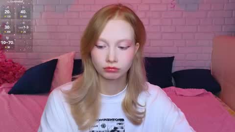 Julia online show from March 2025 01:26:02 AM