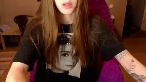 Kitten online show from March 2026 08:59:02 PM