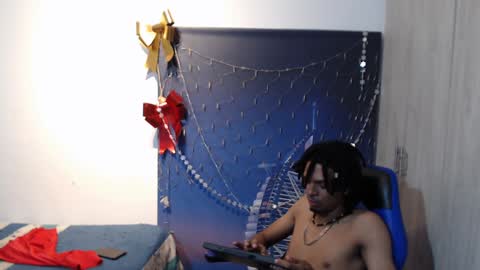 Black online show from December 2024 11:47:01 AM