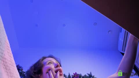 Jenny online show from December 2024 01:32:02 PM