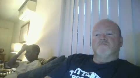 Snapshot of black_n_white4 chatting on February 2025 09:43:01 AM black_n_white4 online show from February 2025 09:43:01 AM